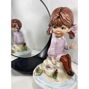 Moppets 1973 Gorham Musical Girl Sitting On hill 7" Tall Plays Someday My Love